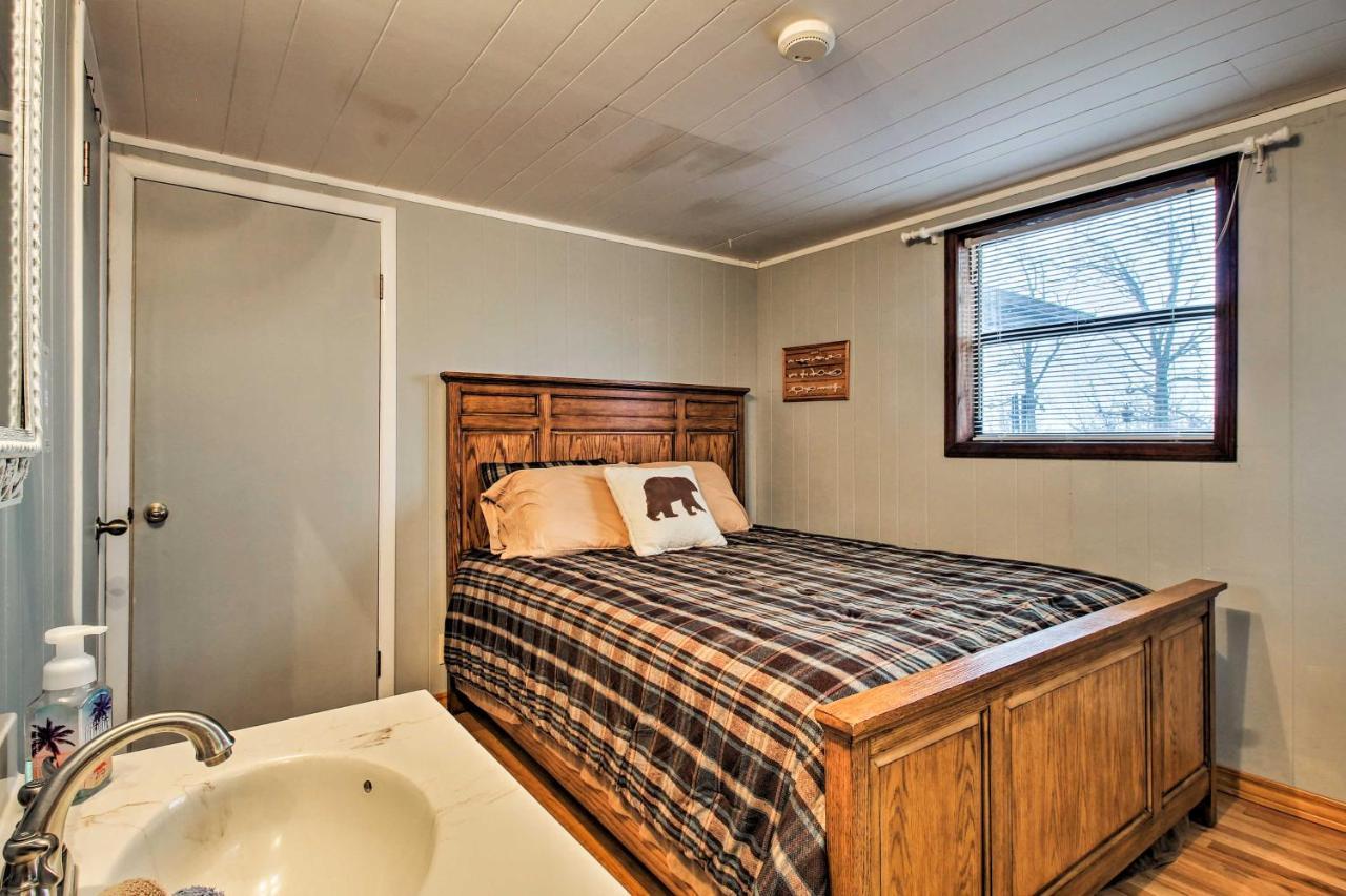 Rustic Stockton Lake Cabin Half Mile To Boat Ramp! Bagian luar foto